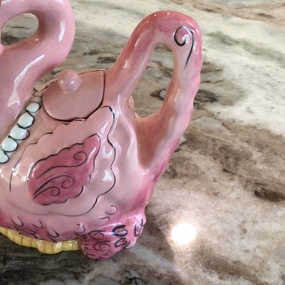 Girly bird decanter - Picture 2 of 5